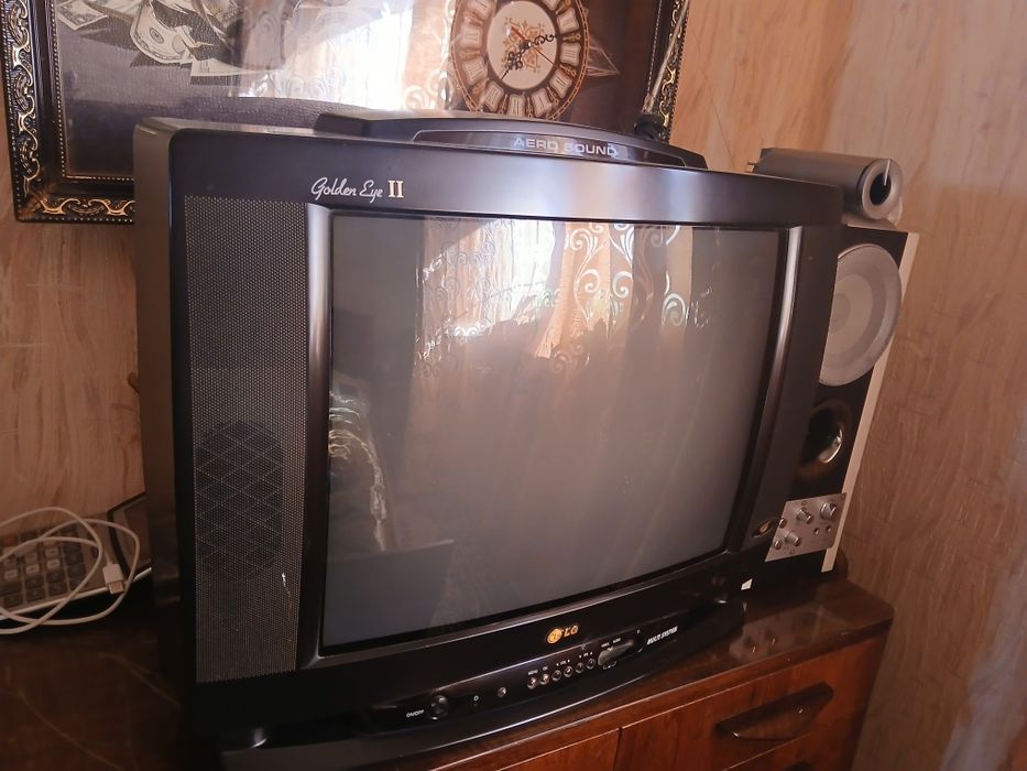 Продаётся ТЕЛЕВИЗОР LG в рабочем состоянии!