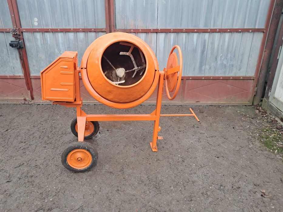 betoniera de 230 litri la 2,20 Volti