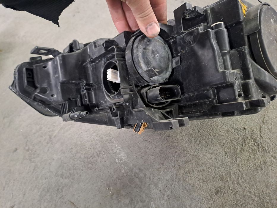 десен фар за Audi A4 2011година 2015година