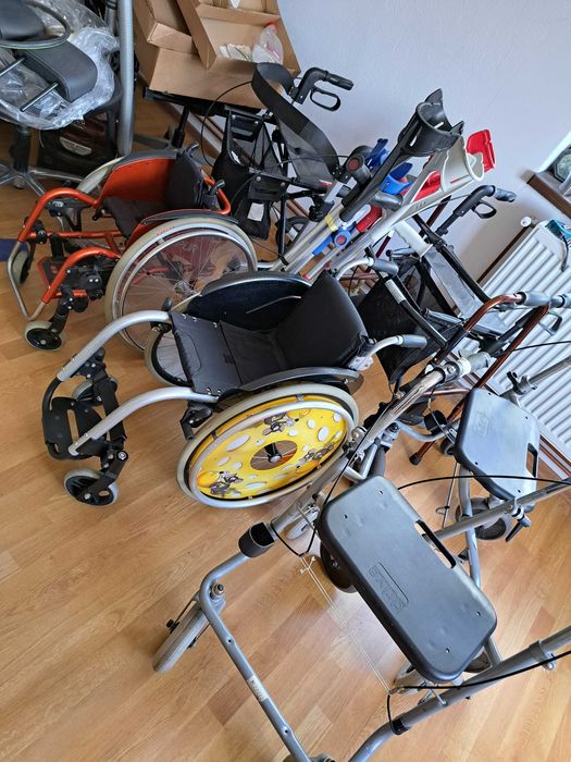 wc cu roti, cadru de mers cu roti si frana,fotoliu rulant,carje, carut