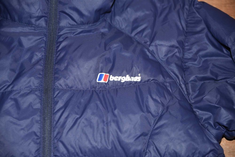 Berghaus оригинална дамска пухенка М размер.