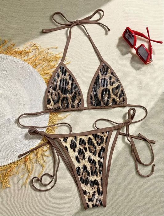 Модерен бански с леопардов принт