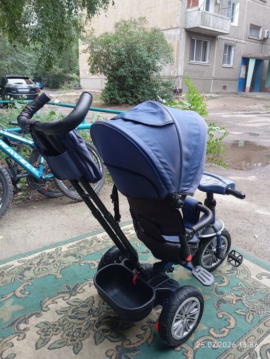 Продам велосипед с родительской ручкой