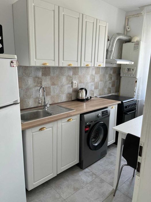 Ofer spre inchiriere garsoniera in MILITARI RESIDENCE