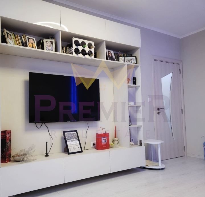 Продава се Двустаен апартамент в Варна, м-т Пчелина - 67 кв.м за 3732 €/кв.м - Снимка #1