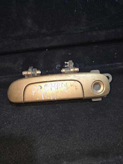 Ручка передняя левая Мазда Премаси Примаси Mazda Premacy I