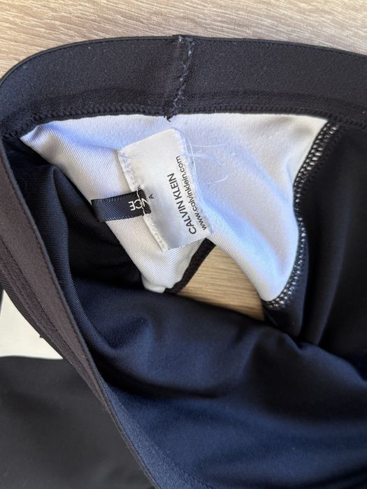 Дамско спортно бюстие Calvin Klein