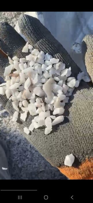 Кварц дроблёный разных фракций  и кварц  и кварц молотый Марки В