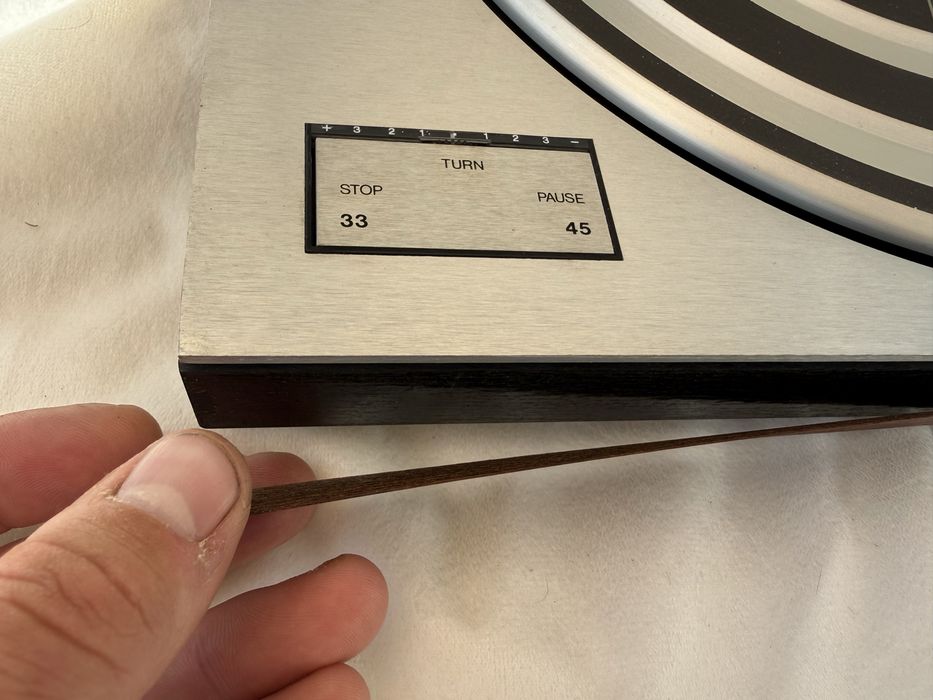 Pick up Beogram 1600 , doza cu ac rupt