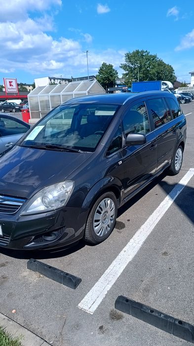 Vând Opel Zafira 2011