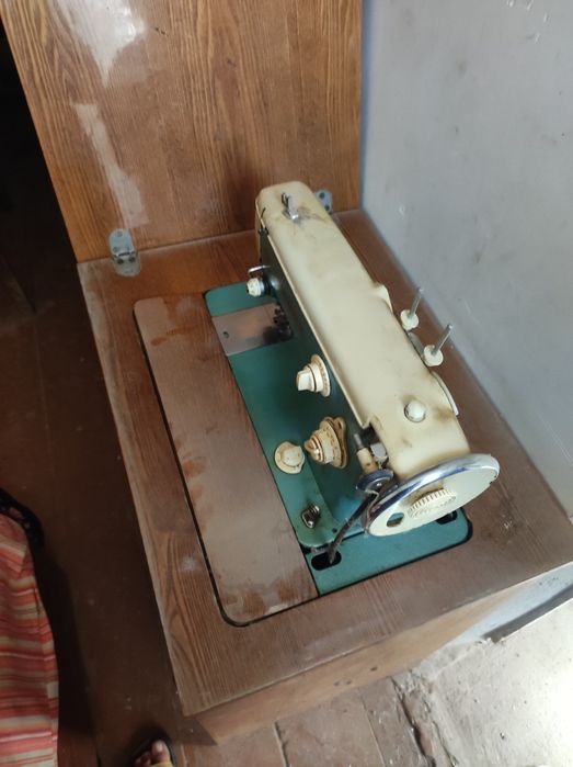 Продается швейная машинка