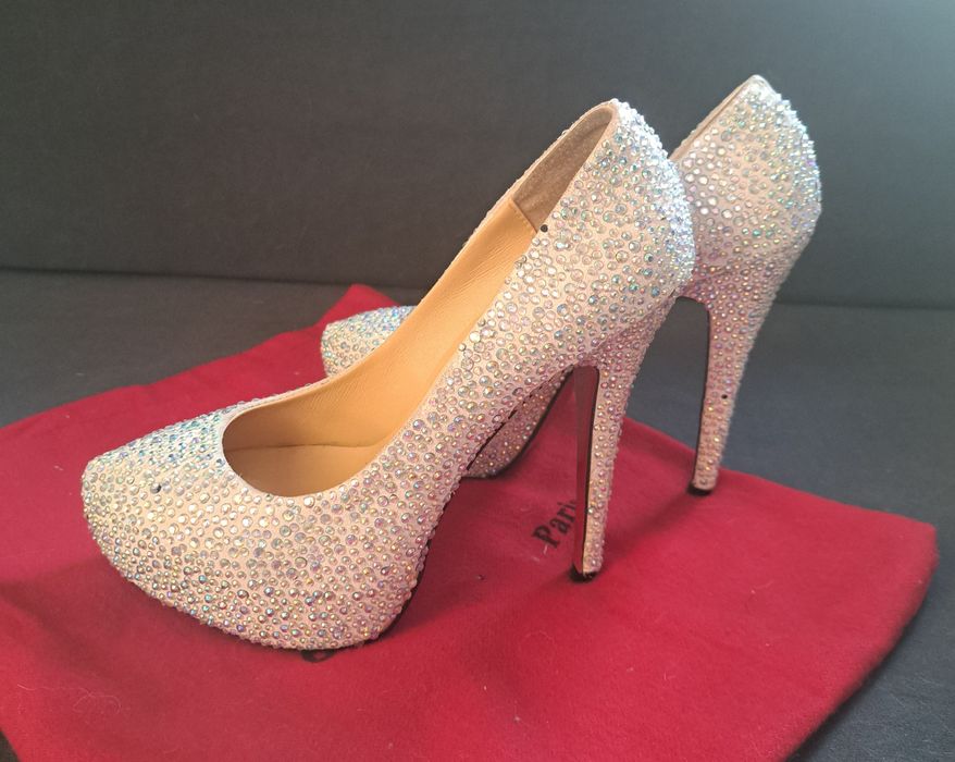 Красивые туфли продам