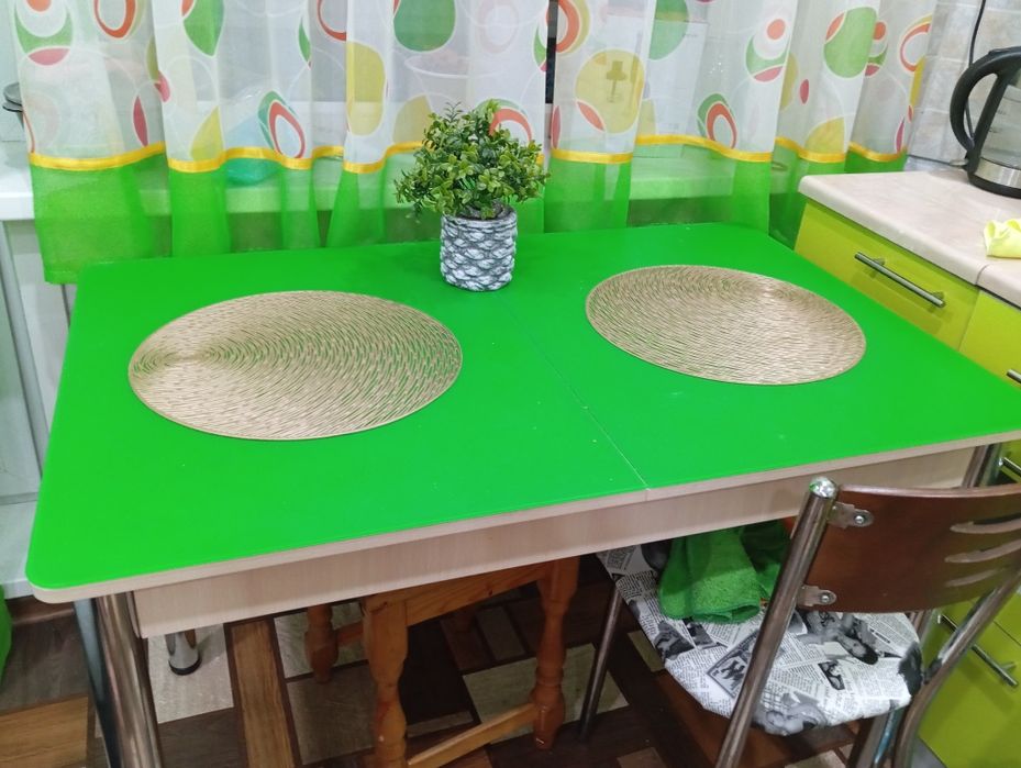 Продам стол 60000