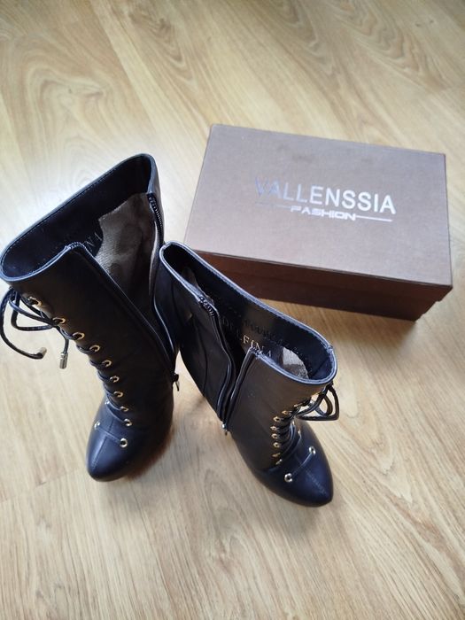 Сапожки женские 35р