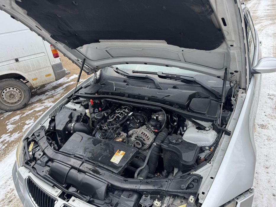 Piese Dezmembrari Haion Capota Aripa Bara E90 E92 320d BMW