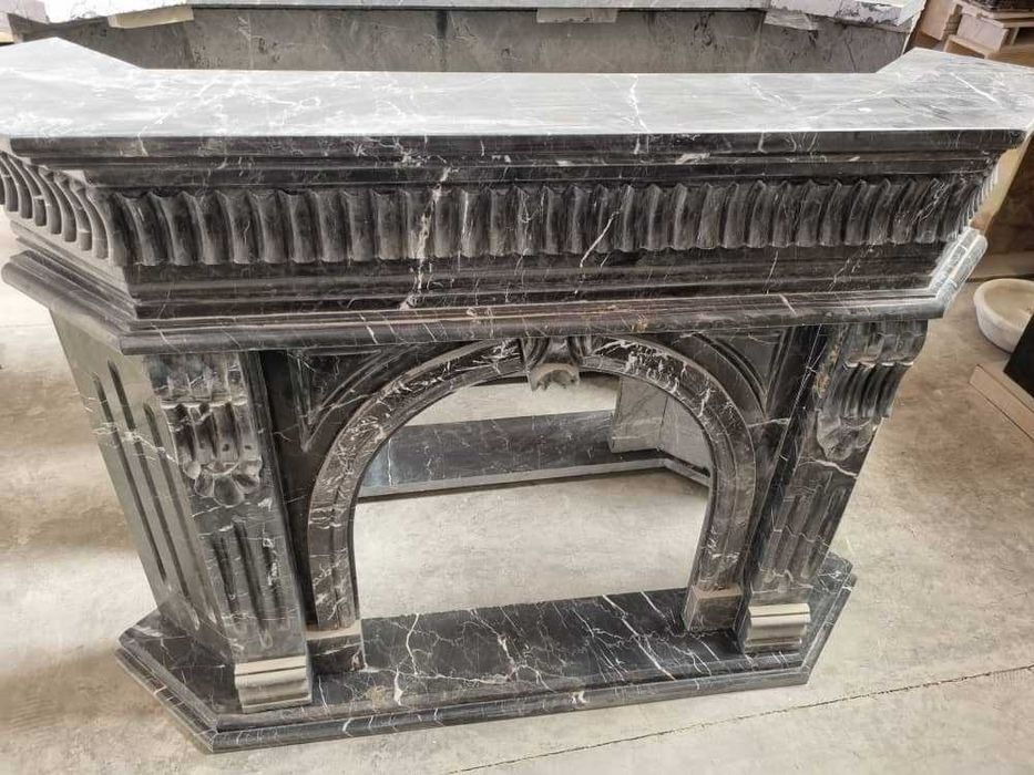 Șeminee din marmură / onix / travertin – modele personalizate