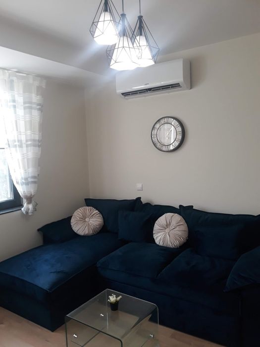 Дава се под наем Двустаен апартамент в Пловдив, Младежки Хълм - 70 кв.м за 612 € - Снимка #2