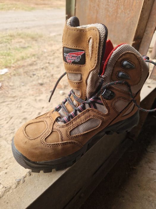 Продам женские safety ботинки Red wing