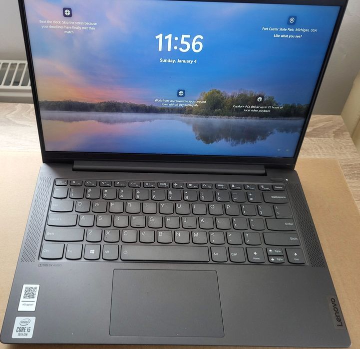 Laptop LENOVO, impecabil