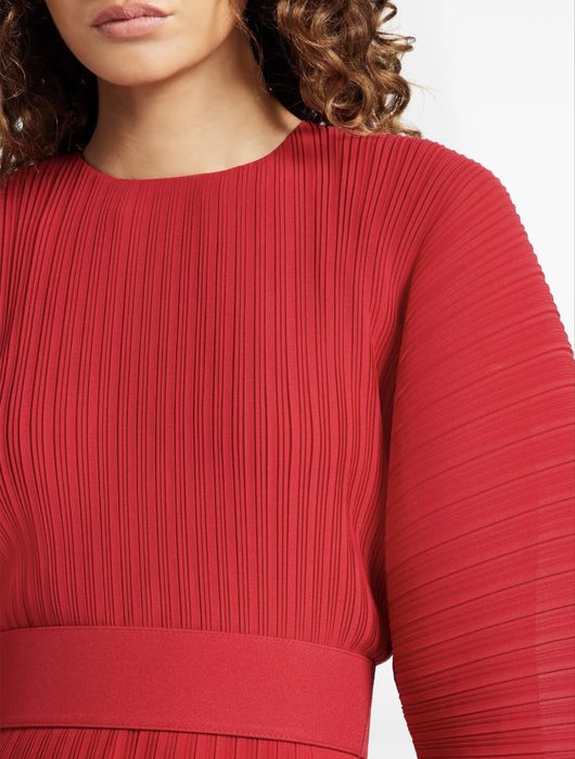 Красное платье Solace London