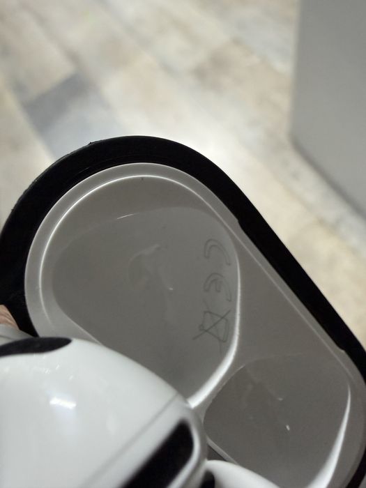 Airpods 4 ANC