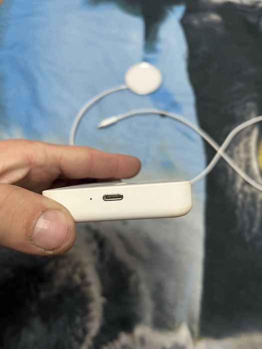 Продам зарядку на айфон