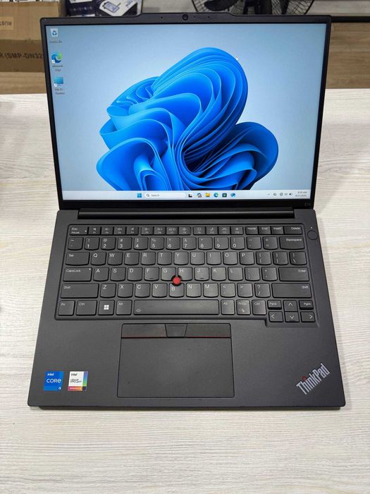 Lenovo ThinkPad E14 Gen 5  - 14" FullHD ips - Core i5-1335U 16GB/256GB