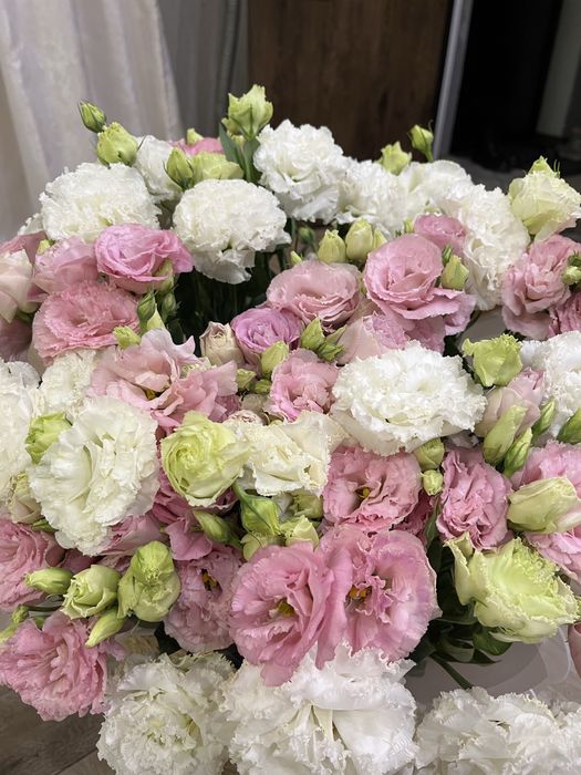 Свежие цветы для подарков