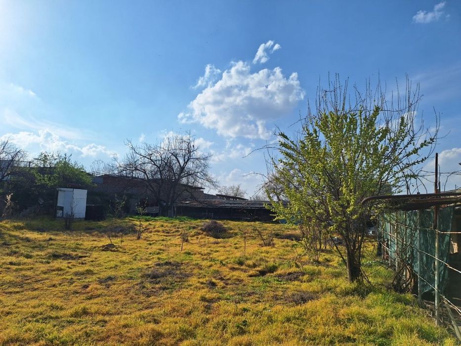 Ortasaroy xam dacha xam ferma sotiladi