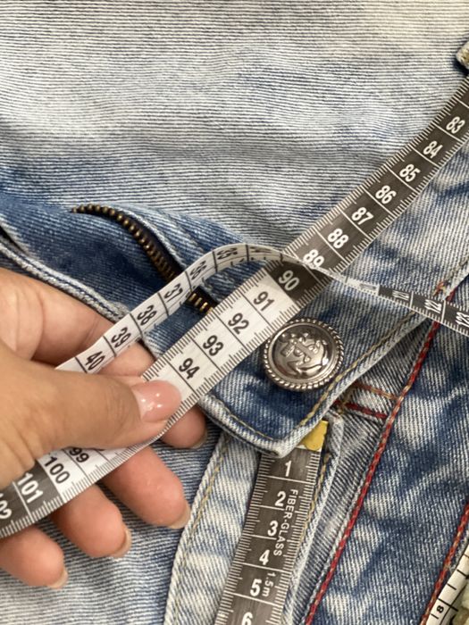 Джинсы ARMANI мужские б/у в отличном состоянии 24 размера