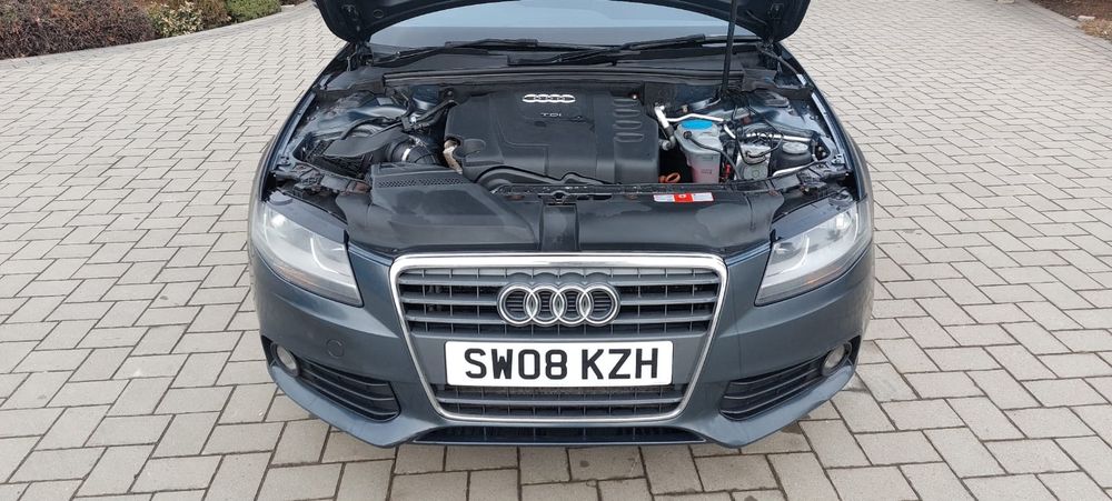 Audi A4 din 2009 motor 2.0  TDI Manual Volan pe dreapta Anglia