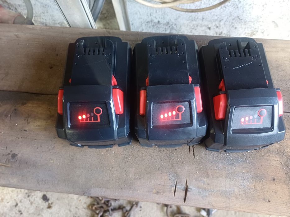 Vand acumulator milwaukee m18 de 10 ah cu celule lg