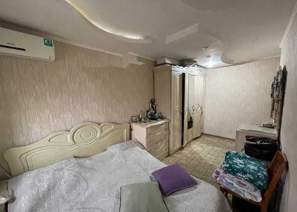 Продам 2 в 3-х комнатную.Чиланзар,метро Новза