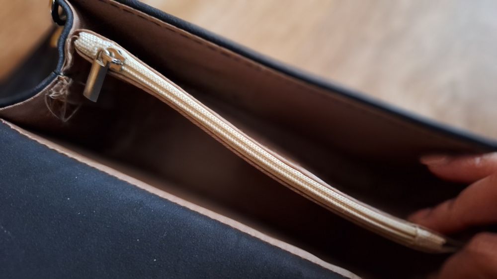 Елегантна дамска чанта