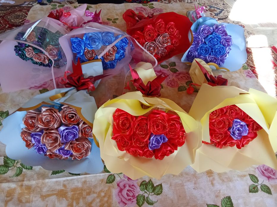 Вечные цветы из атласных лент