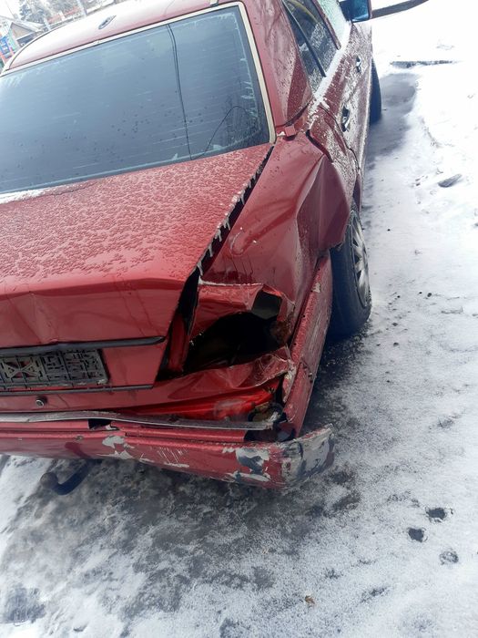 Продаю Мерса 2.6