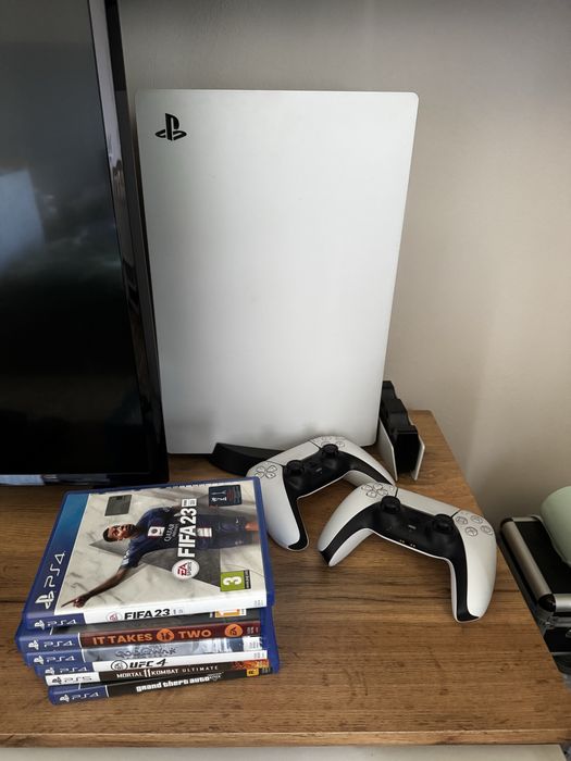 Срочно продам Playstation 5 / PS5