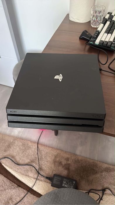 Vand PS 4 Pro 1Tb