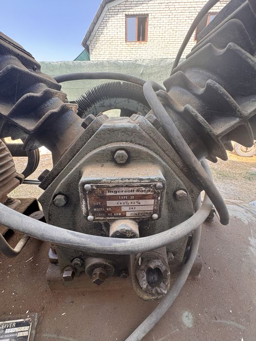 Kompressor 500 litr 380 voltda ishlidi 7,5 kw matori