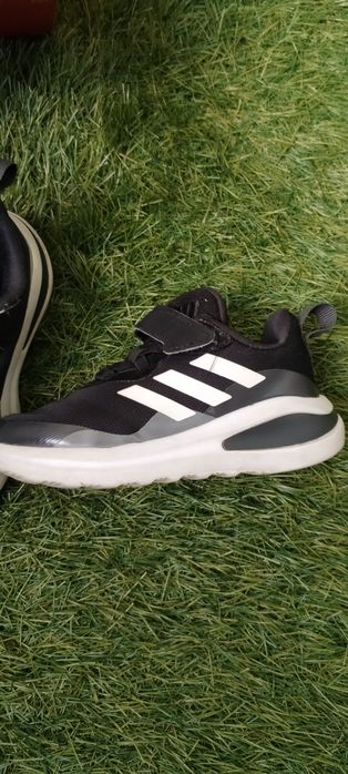 Маратонки адидас