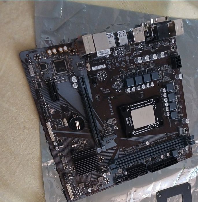 Обменяю комплект на Core i5 12500