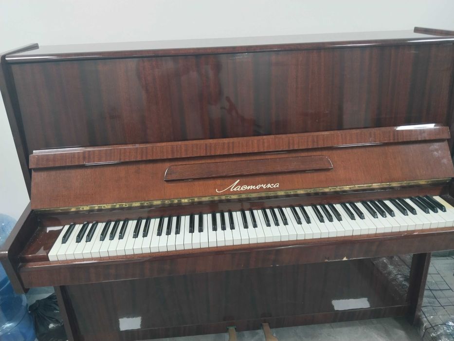 Пианино срочно Айбек метро!