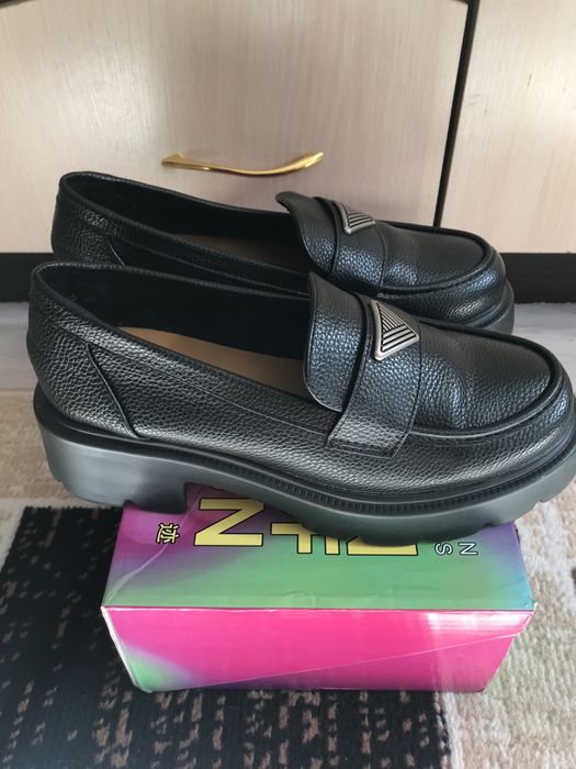 Продам лоферы 38 размер