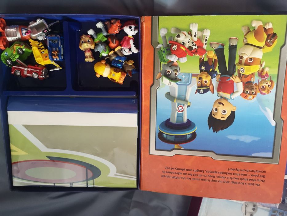 Joc rol, 12 figurine, Regatul de gheata, Paw Patrol, romana, engleza