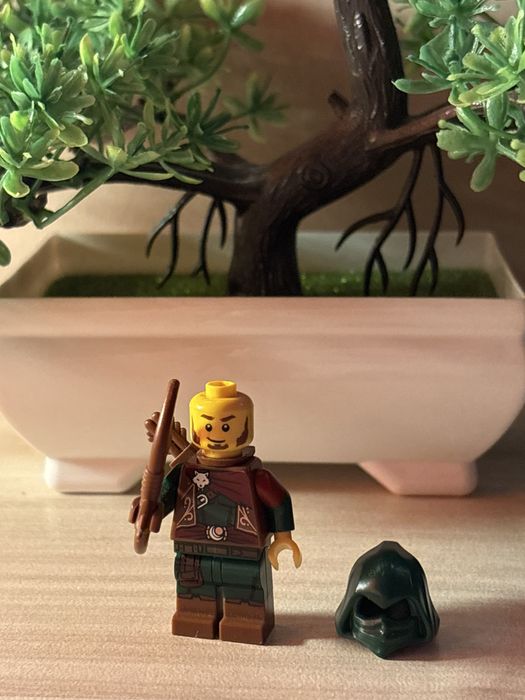 LEGO минифигурка Series 16 Rogue (71013)
