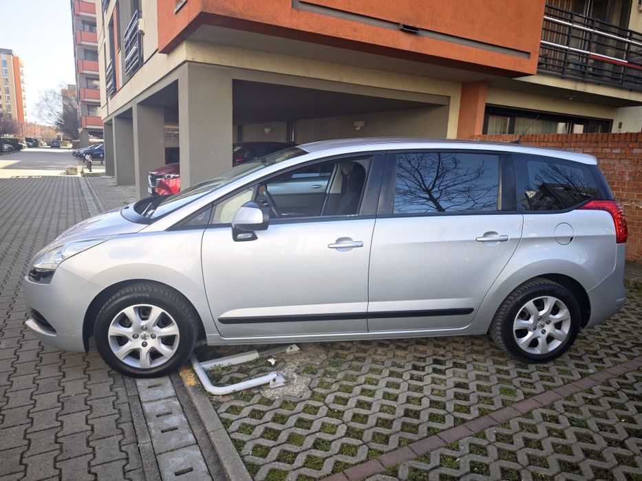 PEUGEOT 5008 2011 — imagine 3