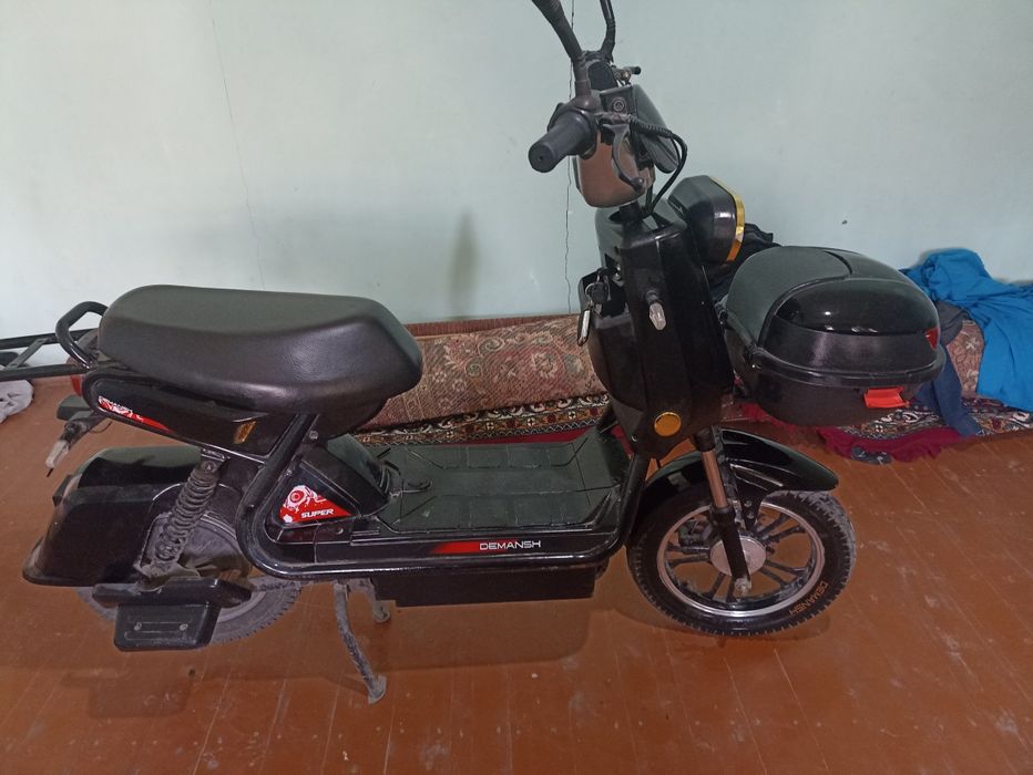 Скутер электронный модел011