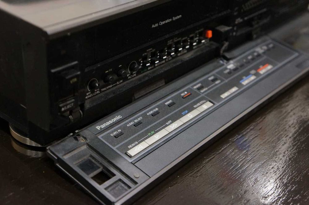 Видеорекордер Panasonic NV-FS1, повреден, с баркод четец