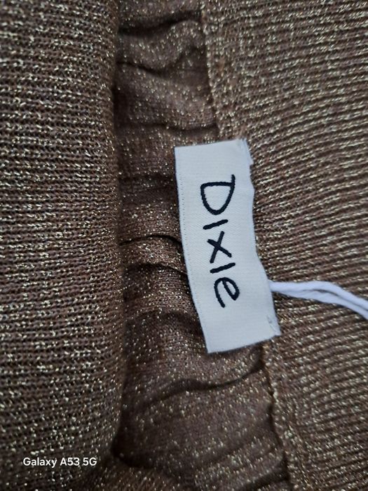 Pantaloni eleganți noi