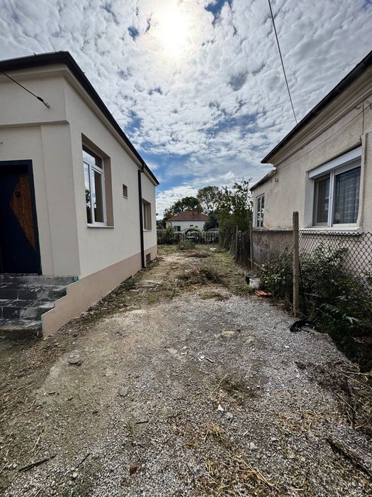 Продавам къща в центъра на  Свиленград.